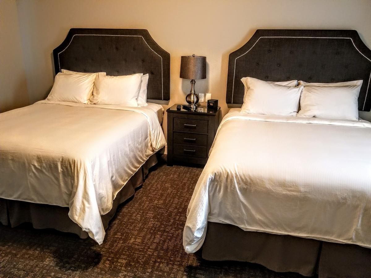 Resort At Eagle Point Golf Club Lodging Екстер'єр фото