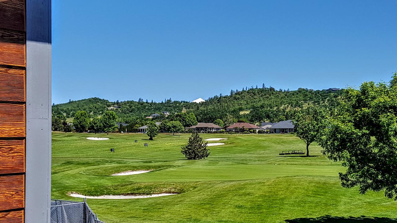 Resort At Eagle Point Golf Club Lodging Екстер'єр фото