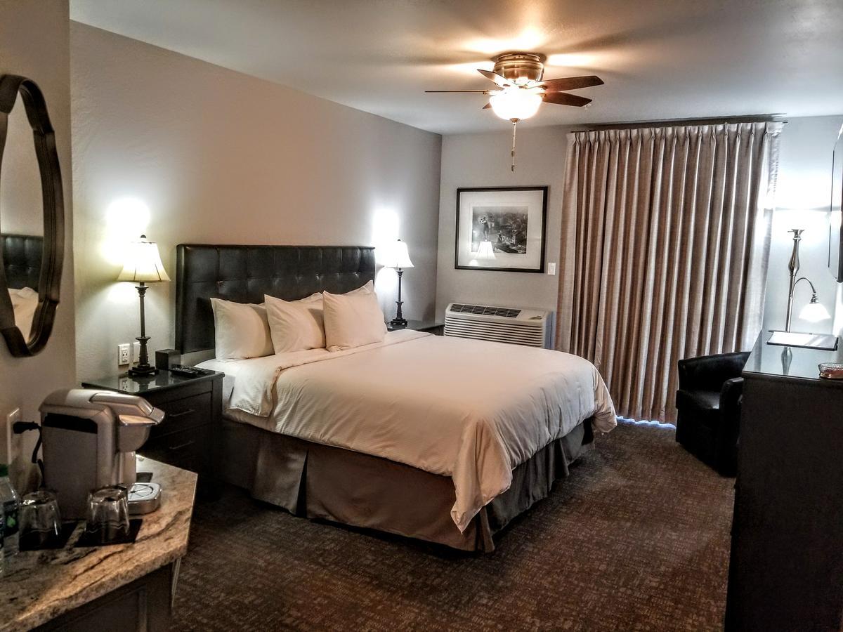 Resort At Eagle Point Golf Club Lodging Екстер'єр фото