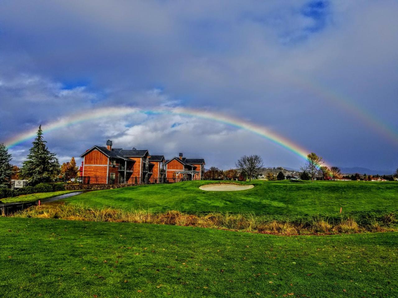 Resort At Eagle Point Golf Club Lodging Екстер'єр фото