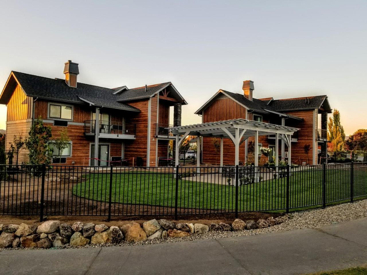 Resort At Eagle Point Golf Club Lodging Екстер'єр фото